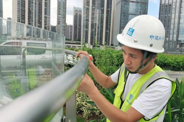 可盈配资 从灶台到云端的“蜘蛛人”刘健